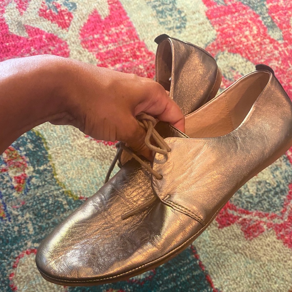 Miz Mooz gold leather shoes